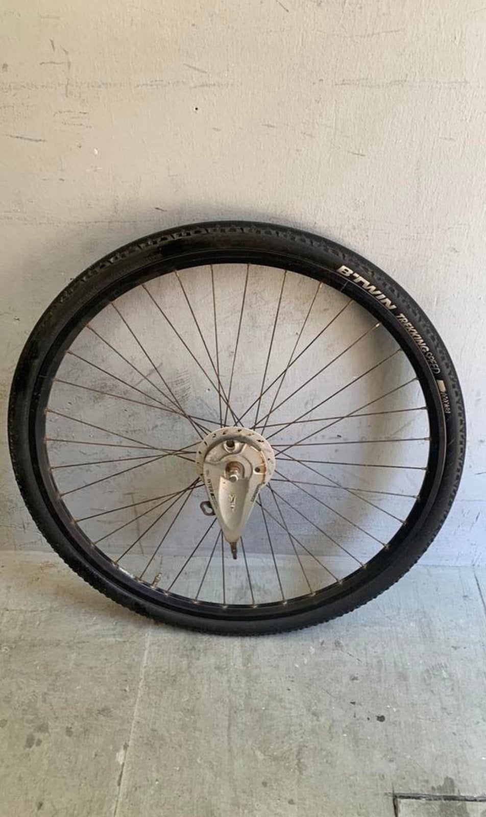 voorwiel 28 inch met rollerbrake, Fietsen en Brommers, Fietsonderdelen, Zo goed als nieuw, Aluminium, Stadsfiets, Ophalen