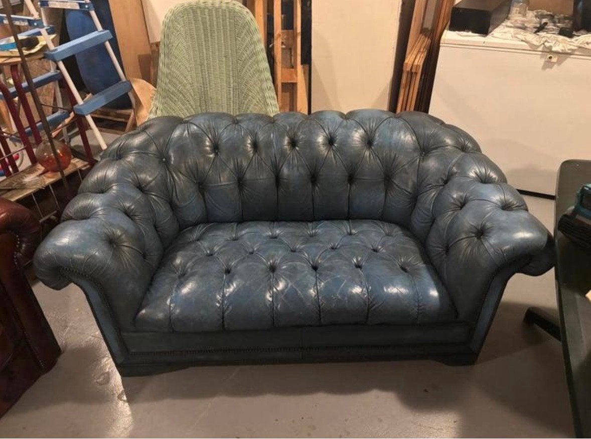 Blauwe Chesterfield 2-zitsbank button seat, Ophalen