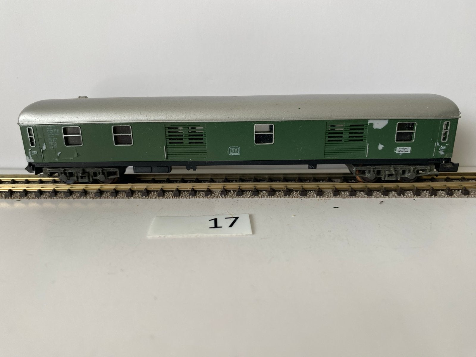 Wagon met lakbeschadiging - DB - Groen/Zilver, Hobby en Vrije tijd, Gebruikt, Gelijkstroom, Wagon, Ophalen of Verzenden
