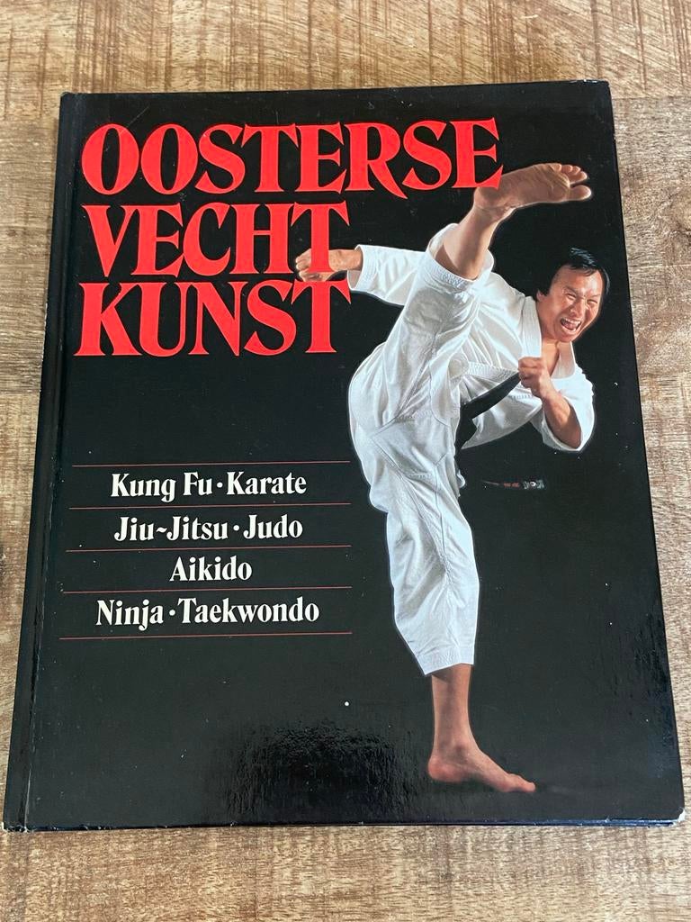 Oosterse Vechtkunst Boek - Kung Fu, Karate, Judo, Taekwondo, Ophalen of Verzenden, Gelezen, Vechtsport