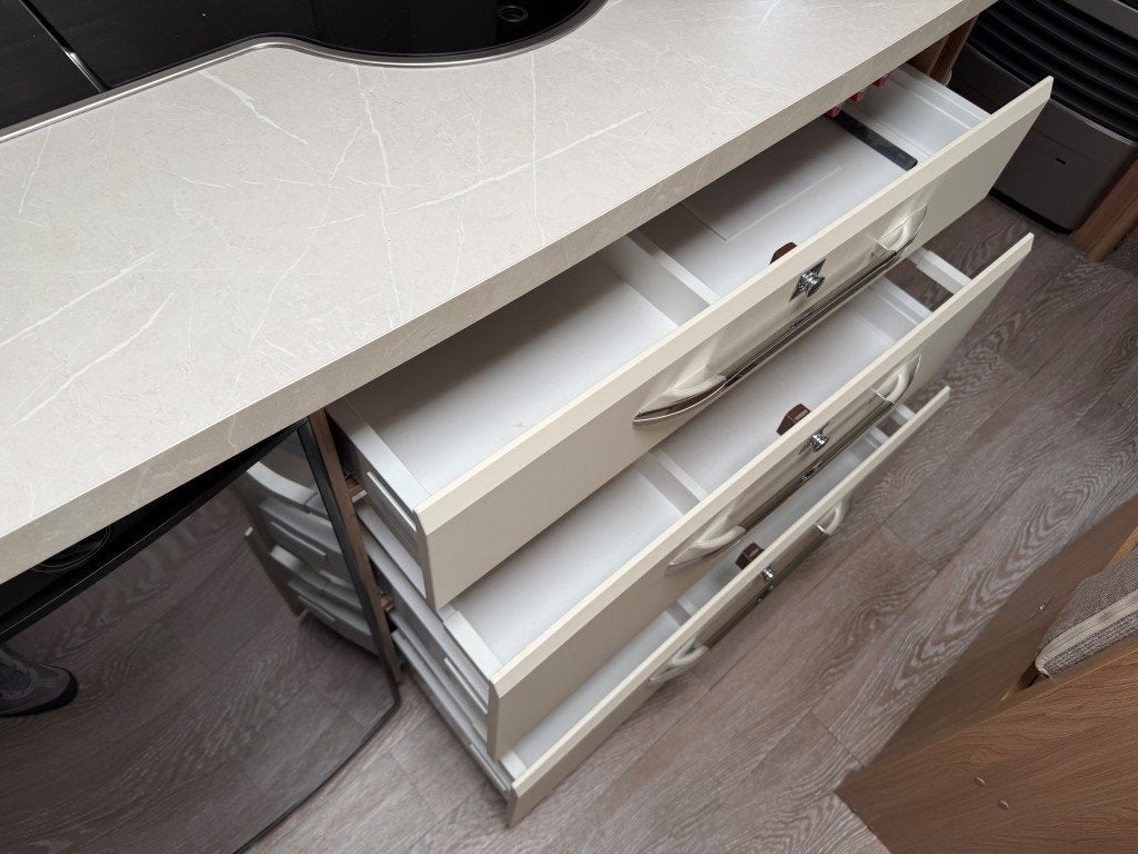 Foto 20 van HOBBY De Luxe 440 SF ’21 (Vastbed 210cm)