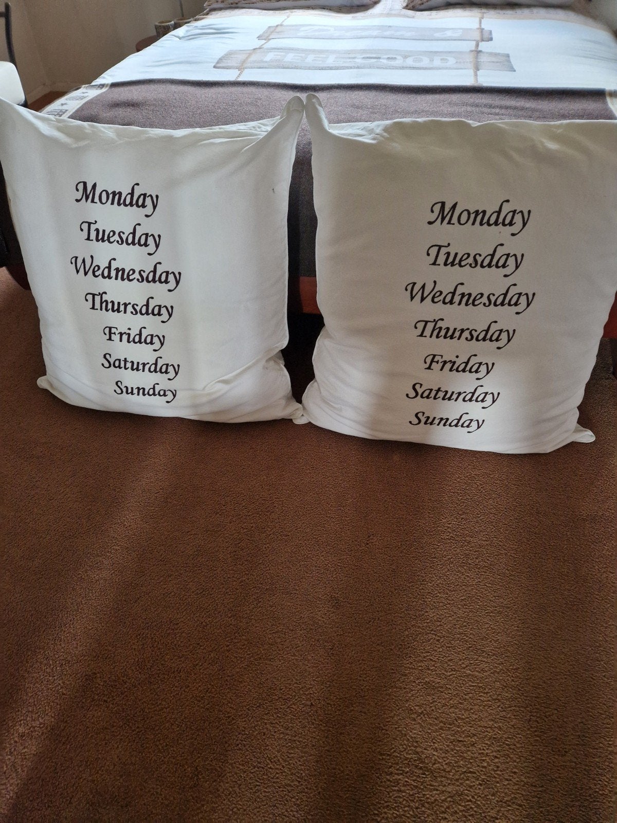 Set van 2 kussens met dagen van de week, Ophalen, Gebruikt, Wit, Vierkant