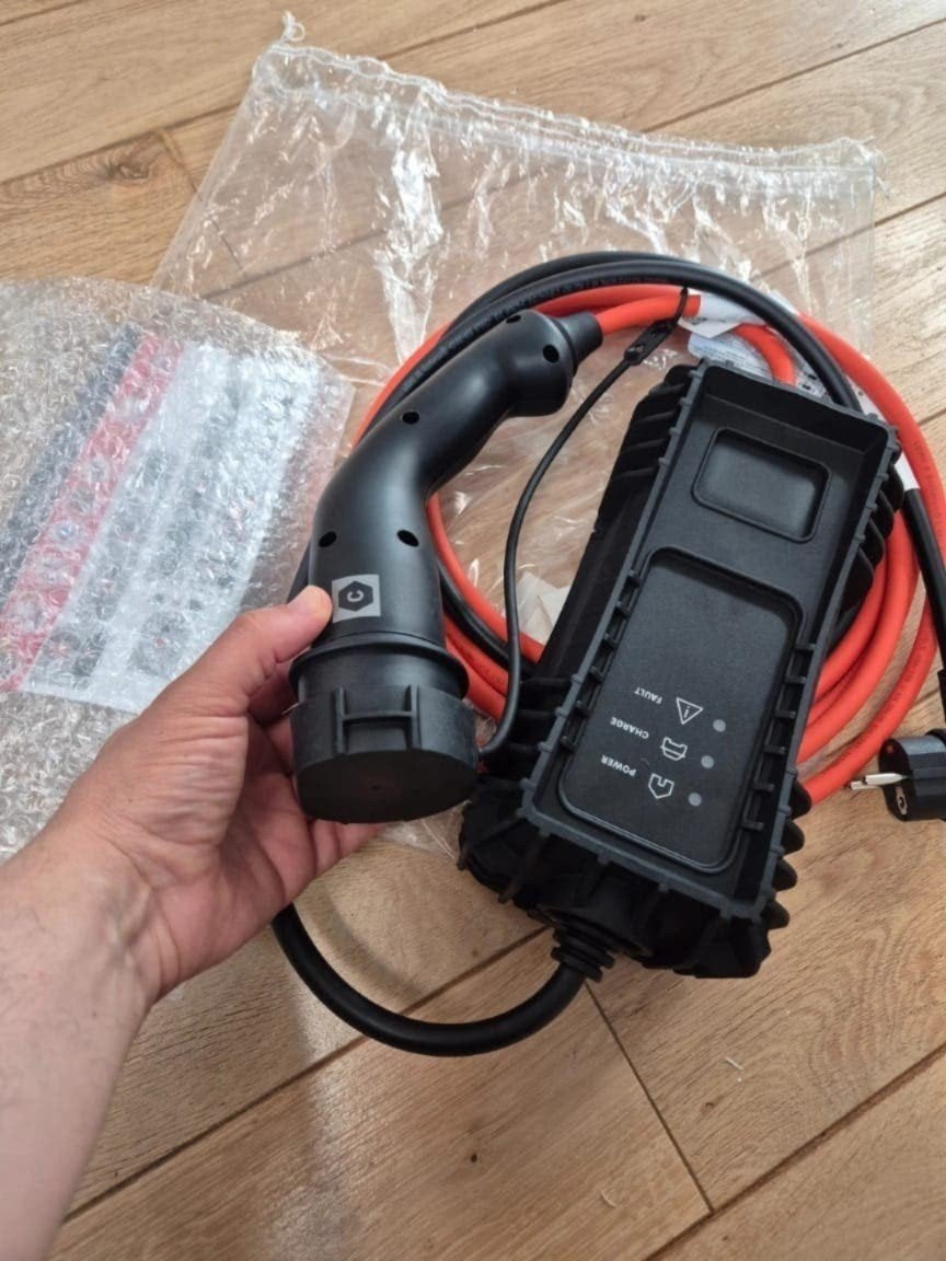 Aptiv Thuislader 230V 10A 6 meter voor elektrische auto, Ophalen of Verzenden, Zo goed als nieuw, Laadkabel
