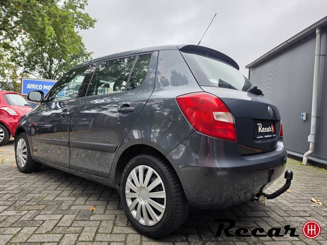 Skoda Fabia - 1.4-16V Classic/Climatic/5Drs/Trekh/133Dk, Auto's, 86 pk, 4 cilinders, Euro 4, Zilver of Grijs