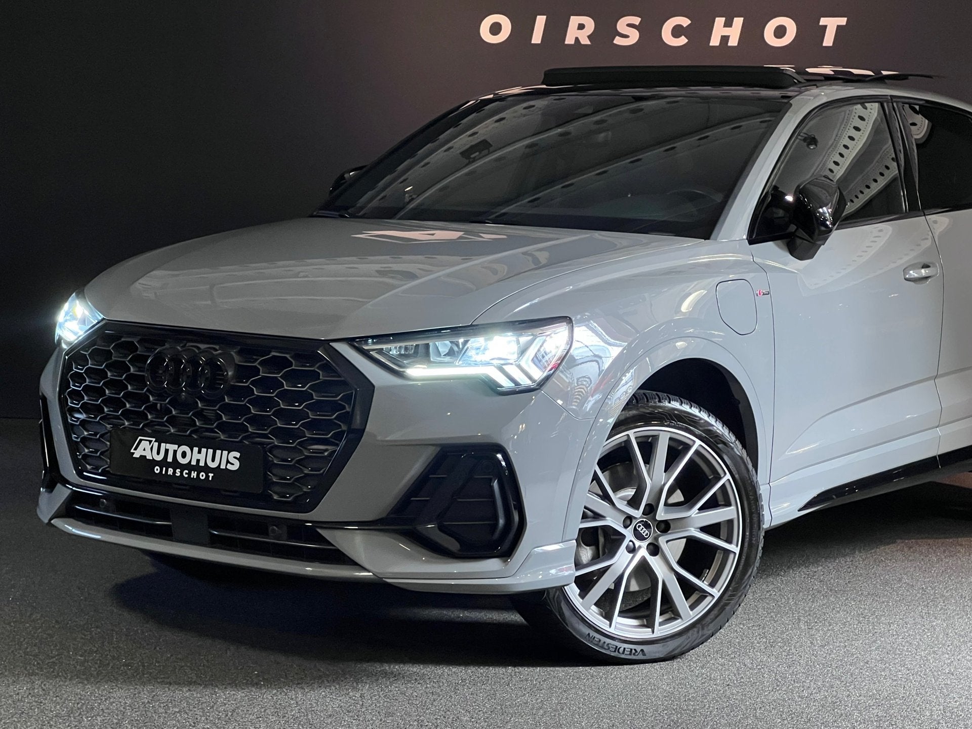 Audi Q3 Sportback 45 TFSI e S Edition Panorama/ Nardo Grey/, Gebruikt, Hybride Elektrisch/Benzine, 13 kWh, SUV of Terreinwagen