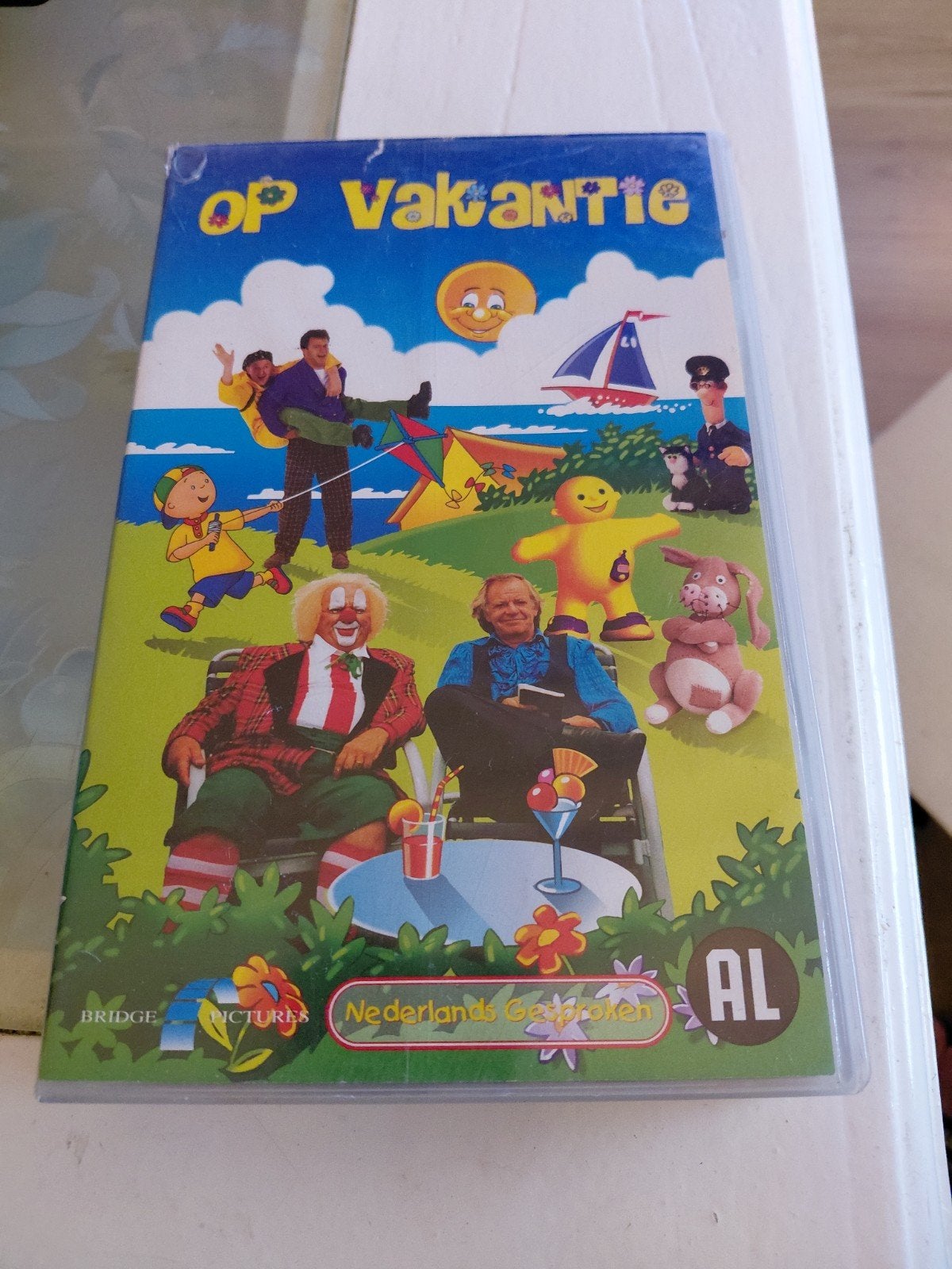 Op Vakantie VHS o.a. Bassie en Adriaan, Ernst en Bobbie., Ophalen of Verzenden, Gebruikt, Kinderprogramma of -film, VHS