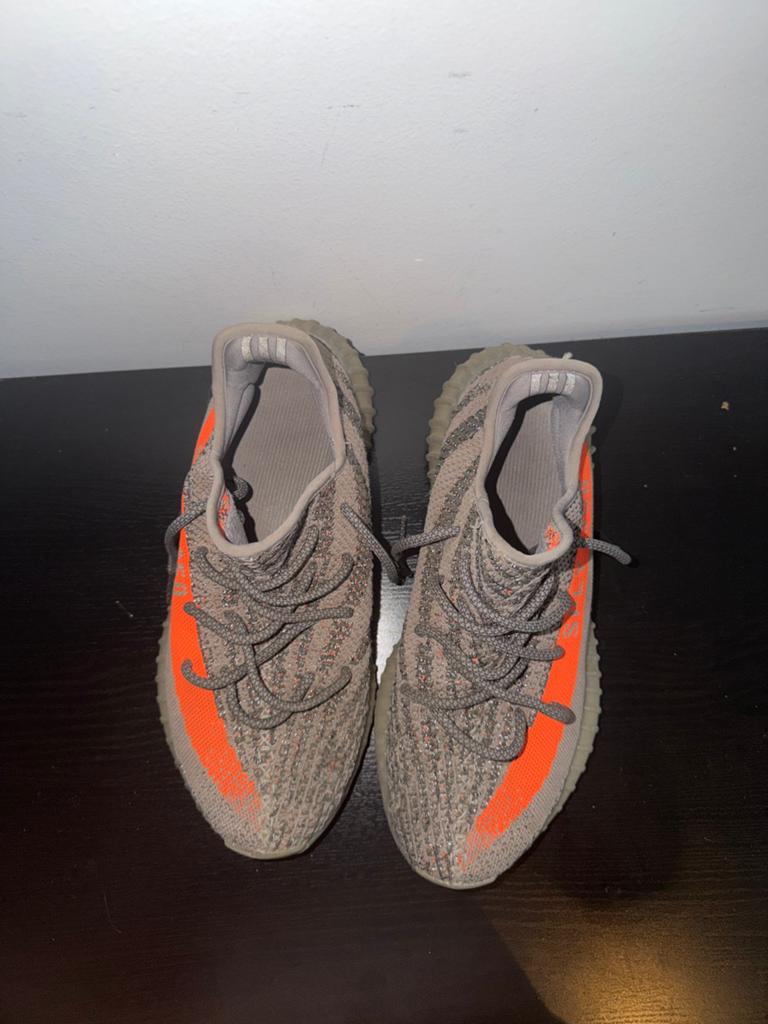 Yeeyz beluga, Ophalen of Verzenden, Zo goed als nieuw, Sneakers of Gympen
