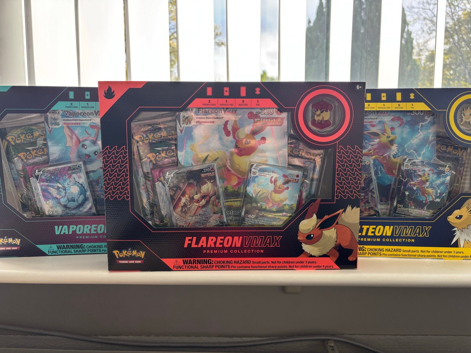 Pokémon VMAX Premium Collectie: Flareon, Vaporeon, Jolteon, Ophalen of Verzenden, Nieuw, Overige typen