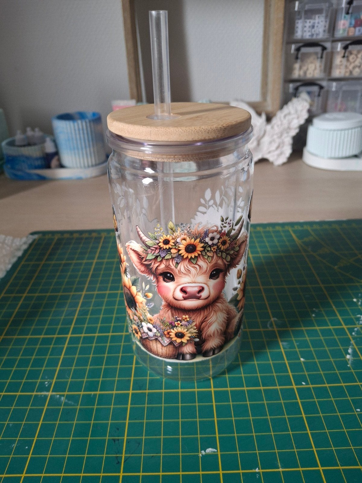 Plastic beker met bamboe deksel en rietje - Schattige koe, Overige typen, Kunststof, Nieuw, Ophalen of Verzenden