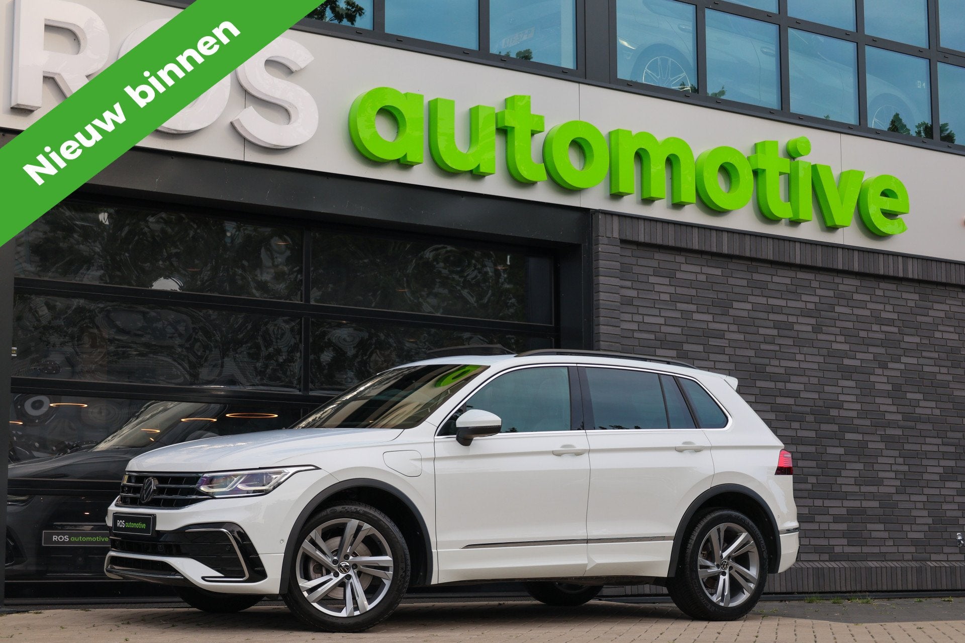 Volkswagen Tiguan 1.4 TSI eHybrid R-Line Business | BTW | PA, Auto's, Volkswagen, 1716 kg, 9 kWh, 4 cilinders, Wit