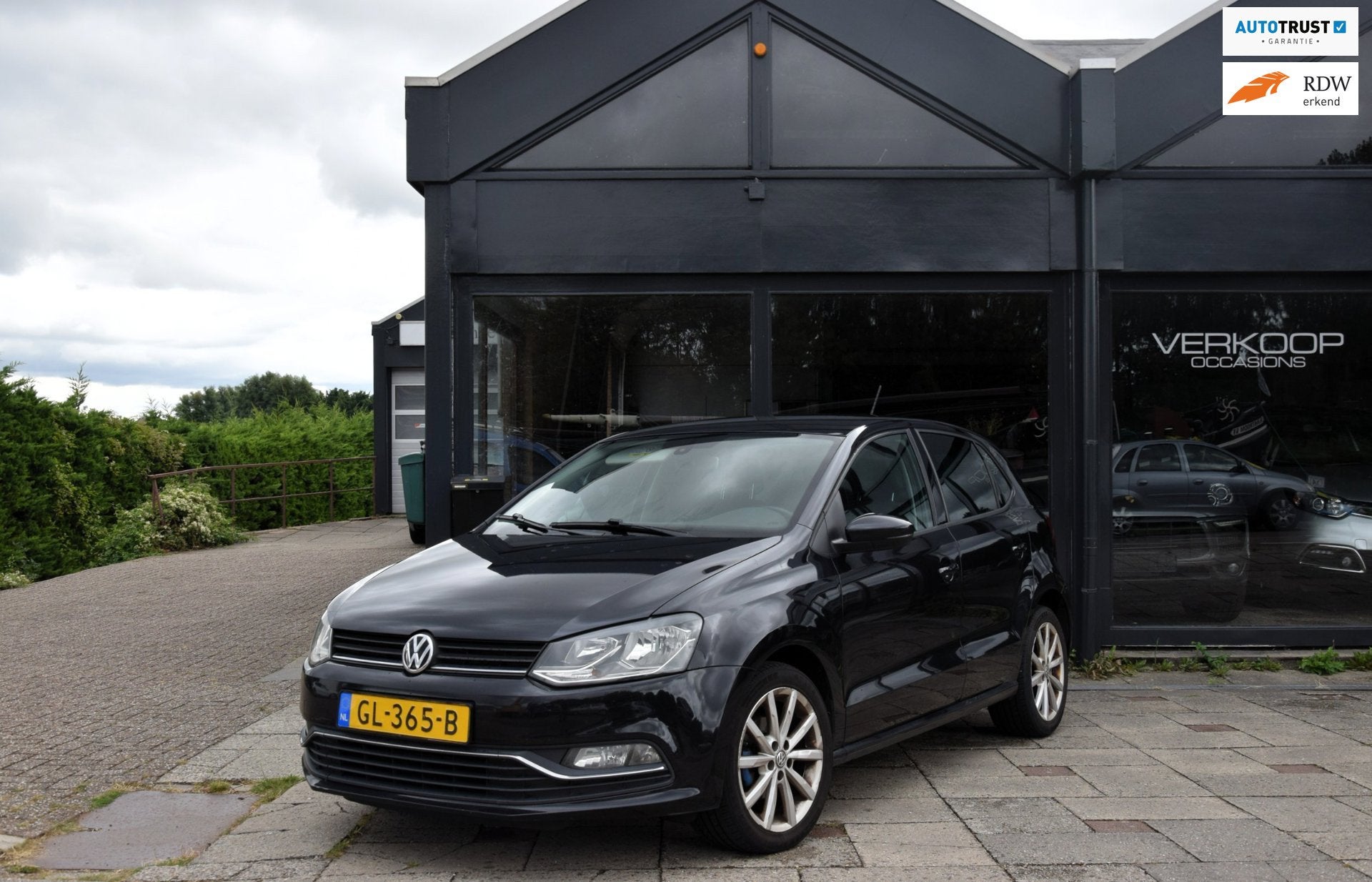 Volkswagen Polo 1.4 TDI Comfortline Automaat, Auto's, Gebruikt, Euro 6, 580 kg, Zwart