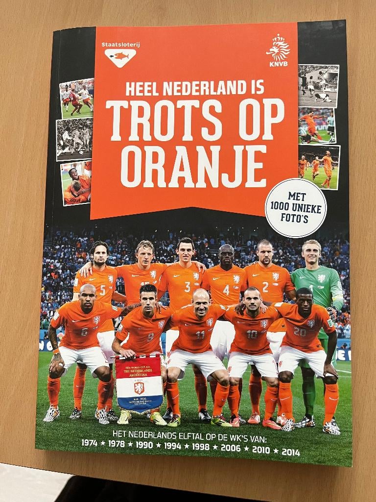 Boek: Heel Nederland is trots op Oranje, Ophalen of Verzenden, Zo goed als nieuw, Watersport en Hengelsport