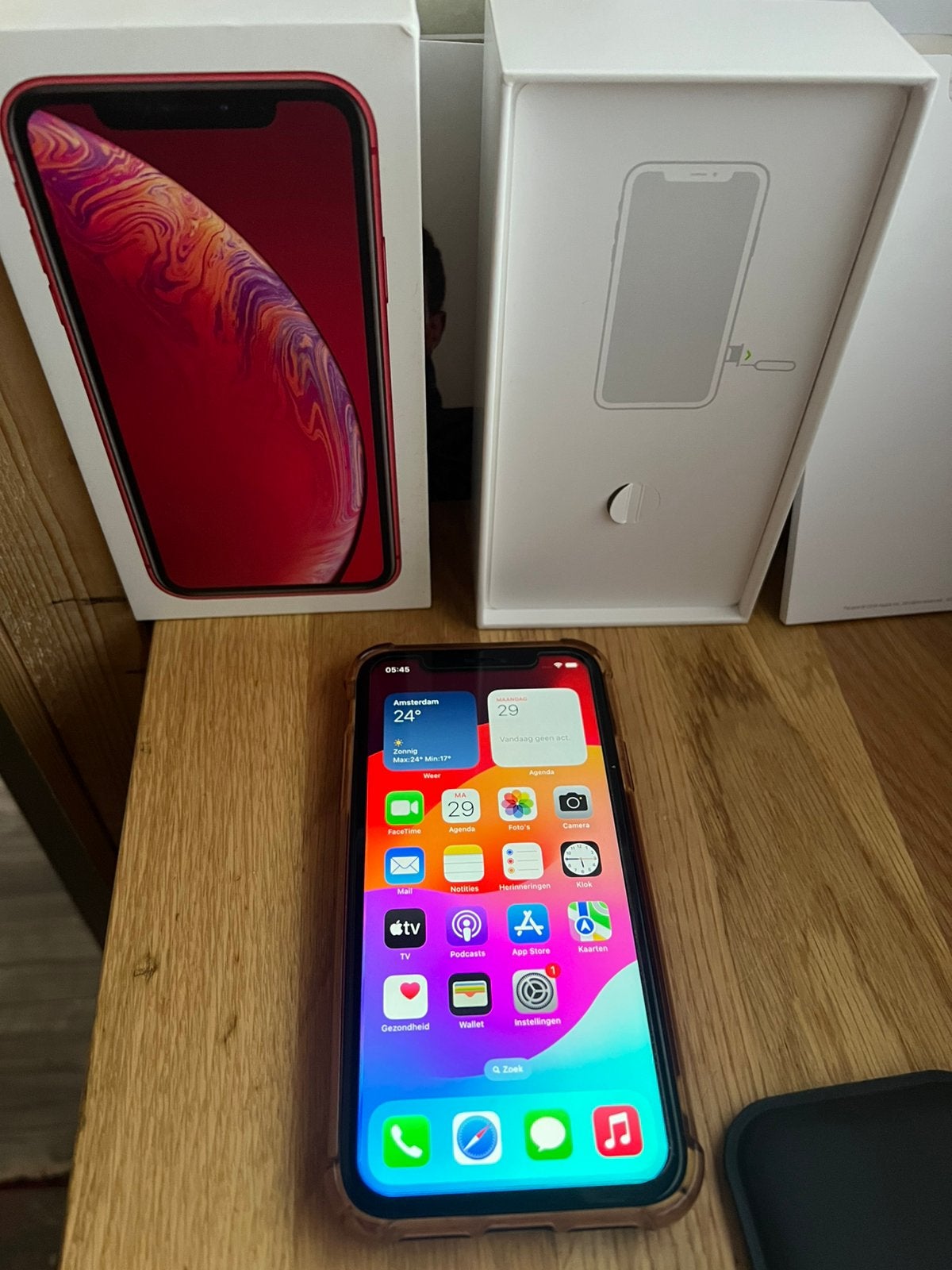 Rode iPhone XR 64GB (PRODUCT)RED – Inclusief hoesje, Telecommunicatie, Mobiele telefoons | Apple iPhone, Gebruikt, 64 GB, Zonder abonnement