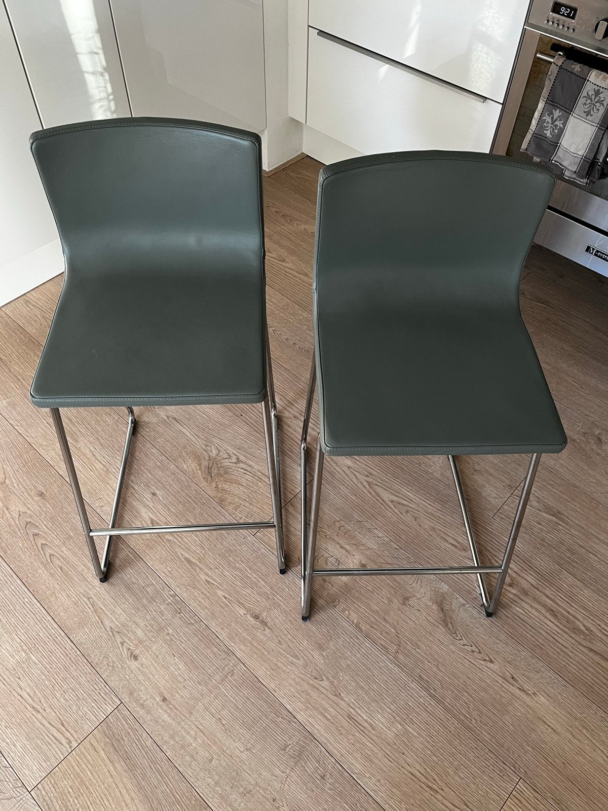 Barkrukken IKEA (2 stuks) met lichte gebruikssporen, Huis en Inrichting, Ophalen, Gebruikt, 60 tot 90 cm, Metaal