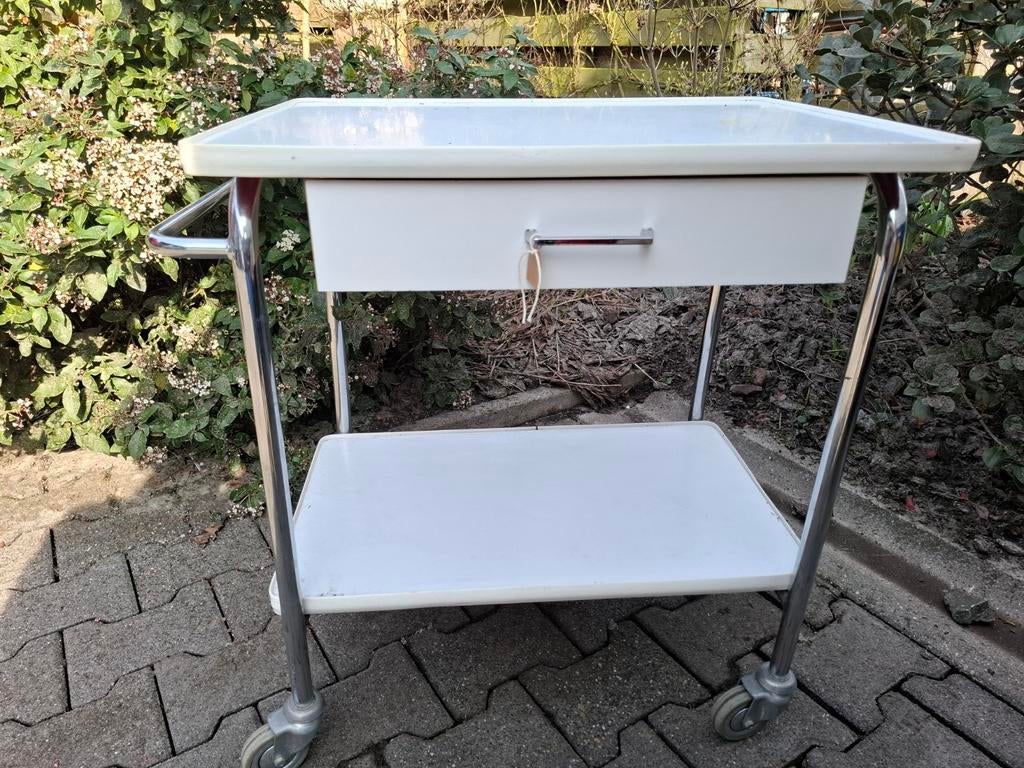 Ziekenhuis karretje, Ophalen