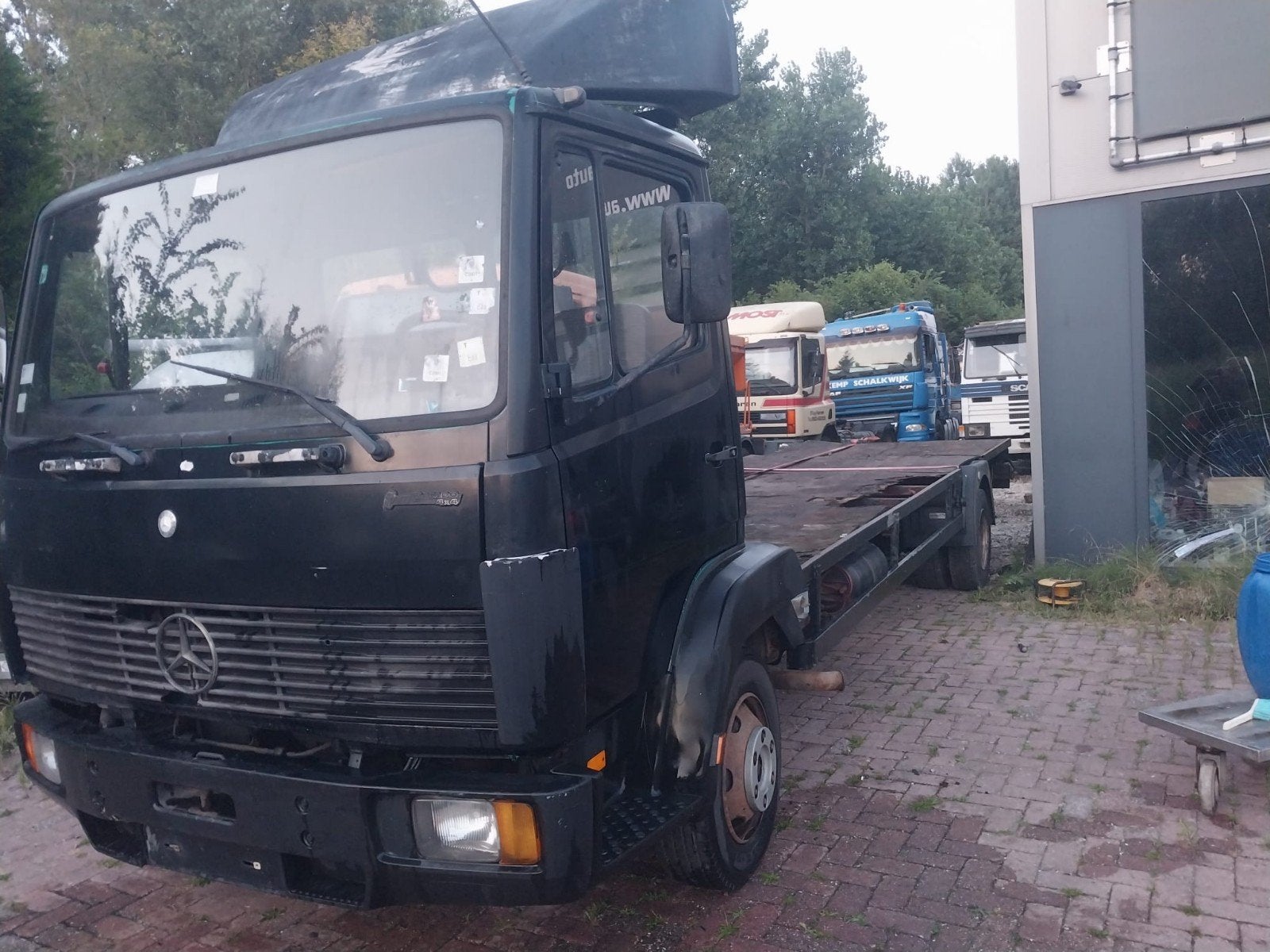 Mercedes 814 spring front and back  tell 0614522818, Auto's, Vrachtwagens, Bedrijf, Te koop