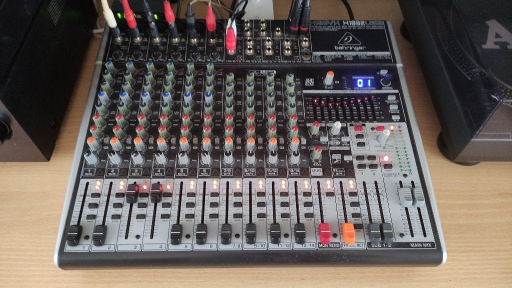 Behringer Xenyx X1832USB mengpaneel met orig. handleiding, Ophalen of Verzenden, Gebruikt, 10 tot 20 kanalen, Microfooningang