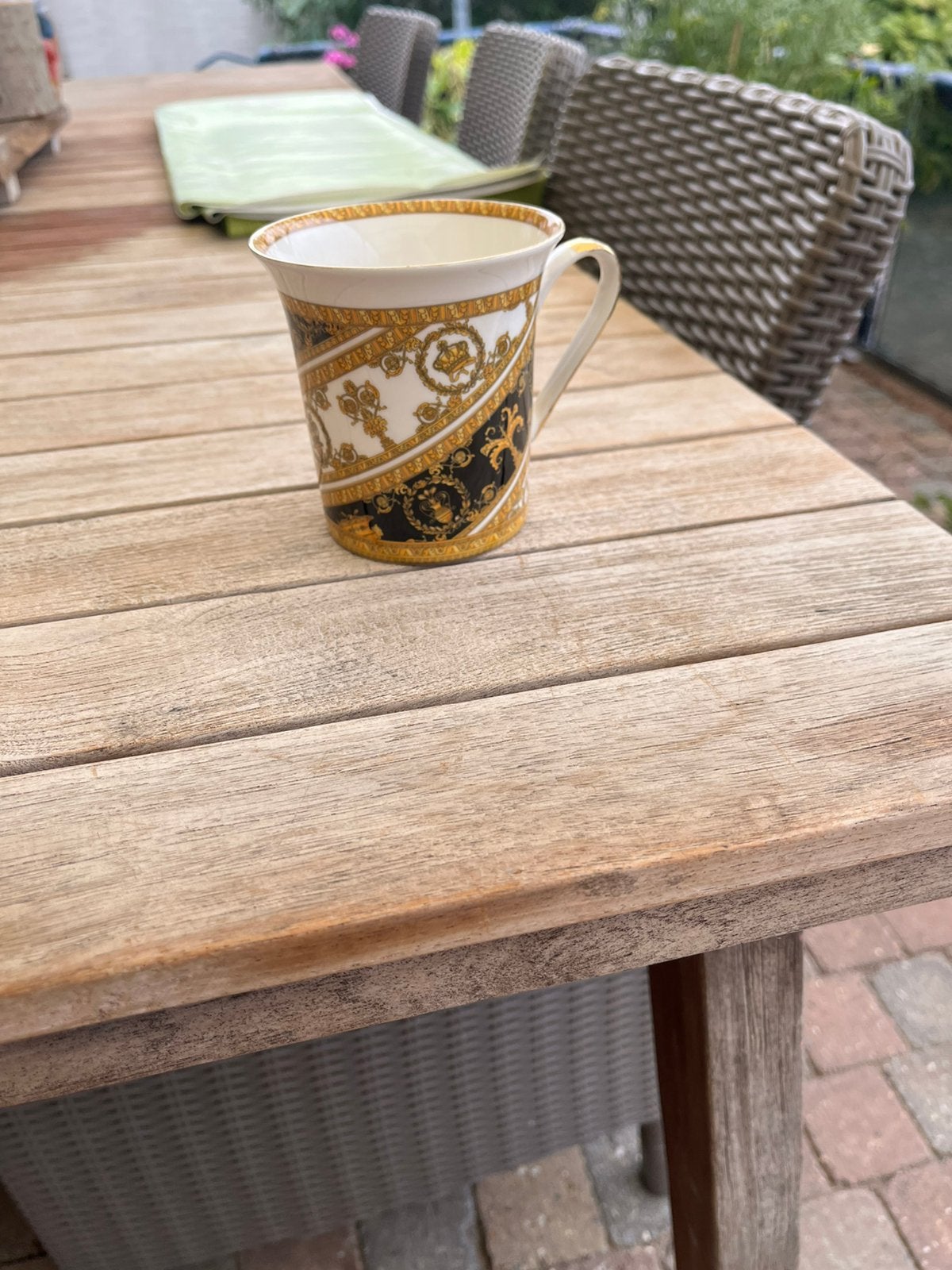 Versace mokken 4 stuks € 10 per stuk, Huis en Inrichting, Keuken | Servies, Ophalen, Overige merken, Zo goed als nieuw, Overige stijlen