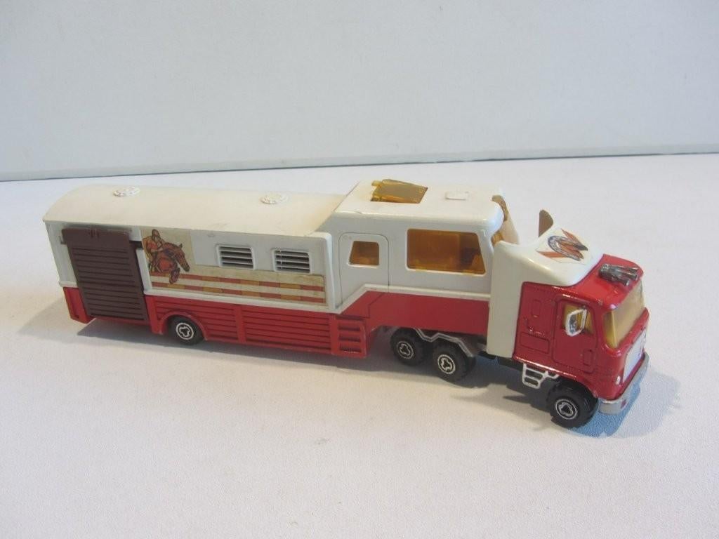 'Majorette Horse Transport Truck  gat in voor ruit, Ophalen of Verzenden, Gebruikt, Auto, OttOMobile