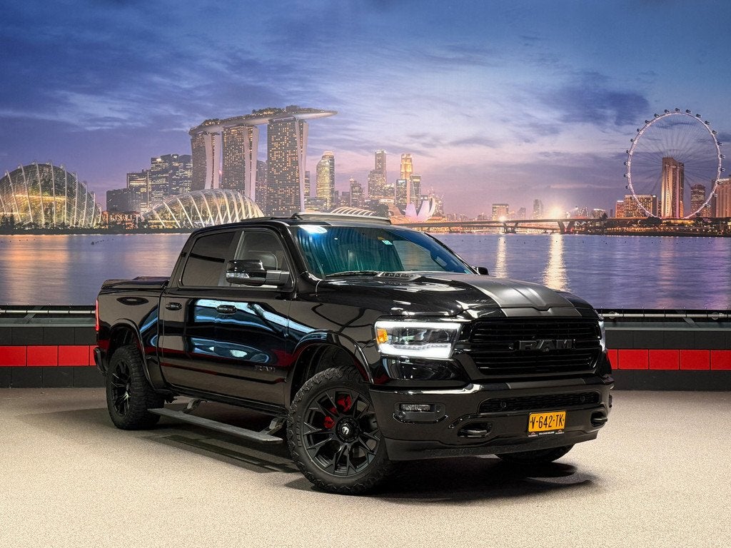 Dodge Ram 1500 5.7 V8 HEMI 4x4 Laramie Crewcab|Full Option|N, Auto's, Dodge, Automaat, Parkeersensor, Gebruikt, 402 pk