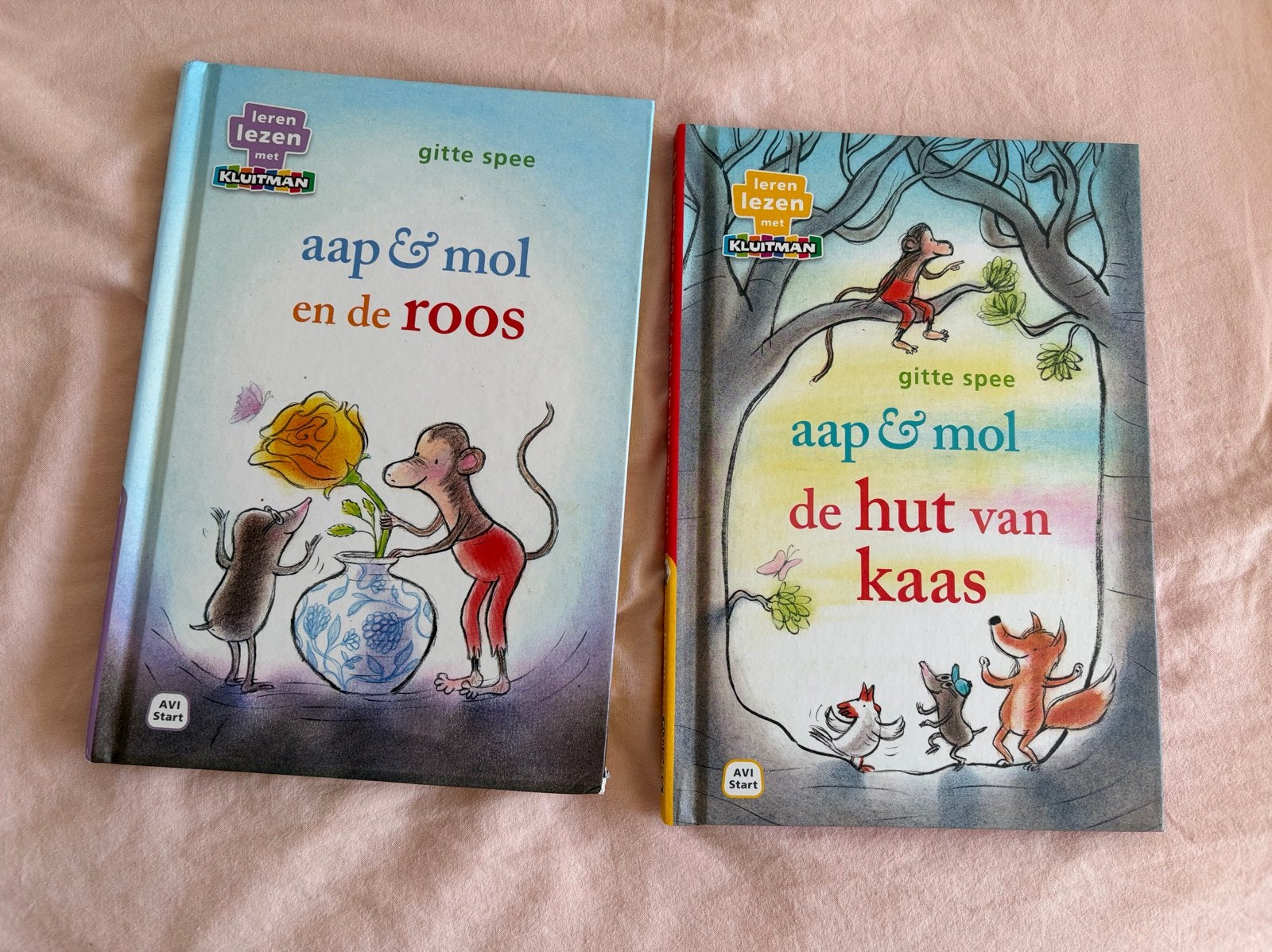 Aap & Mol boeken: De hut van kaas & En de roos (2 stuks), Ophalen, Zo goed als nieuw, Fictie algemeen