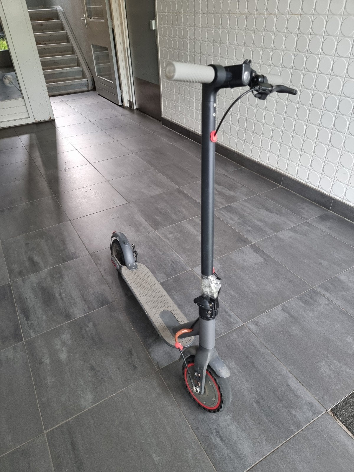 Elektrische step met lader, nieuwe remmen, Ophalen of Verzenden, Gebruikt, Elektrische step (E-scooter), Vergelijkbaar met Xiaomi
