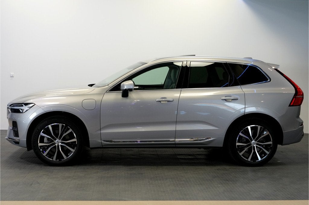 Volvo XC60 2.0 T8 AWD 335kW/456pk Plug-in hybrid Plus Bright, Automaat, Gebruikt, 4 cilinders, XC60