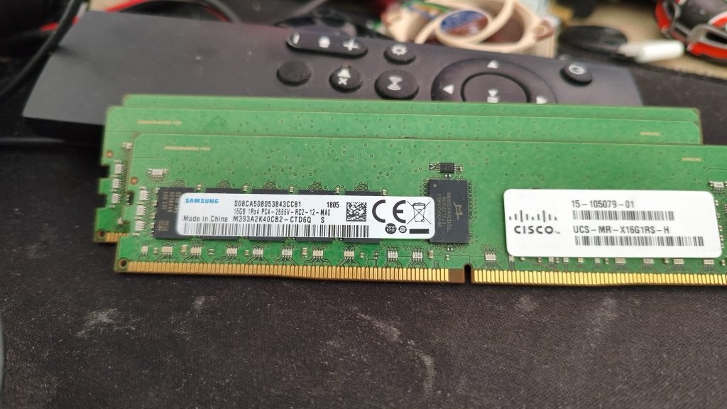 10x Samsung 16GB DDR4 ECC RDIMM server-geheugen (160GB), Server, DDR4, Ophalen of Verzenden, Zo goed als nieuw