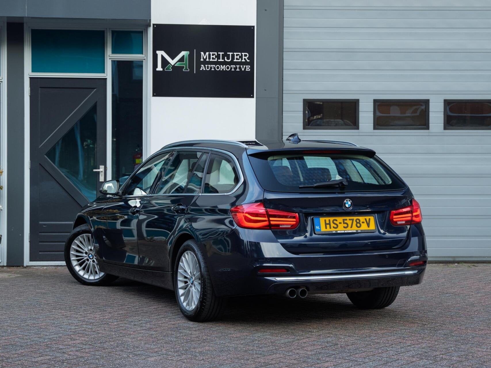 BMW 320i Touring Luxury Line|Leder|Memory|360Cam|Aut.|LED|B4, Auto's, BMW, Automaat, 1998 cc, Achterwielaandrijving, Euro 6