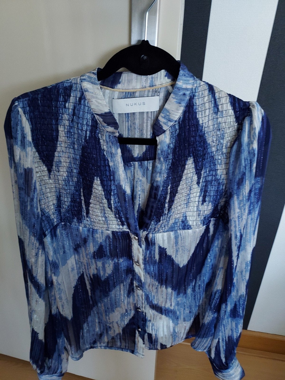 Nukus Blouse met Blauw/Wit Patroon, Kleding | Dames, Blauw, Maat 42/44 (L), Ophalen of Verzenden, Zo goed als nieuw