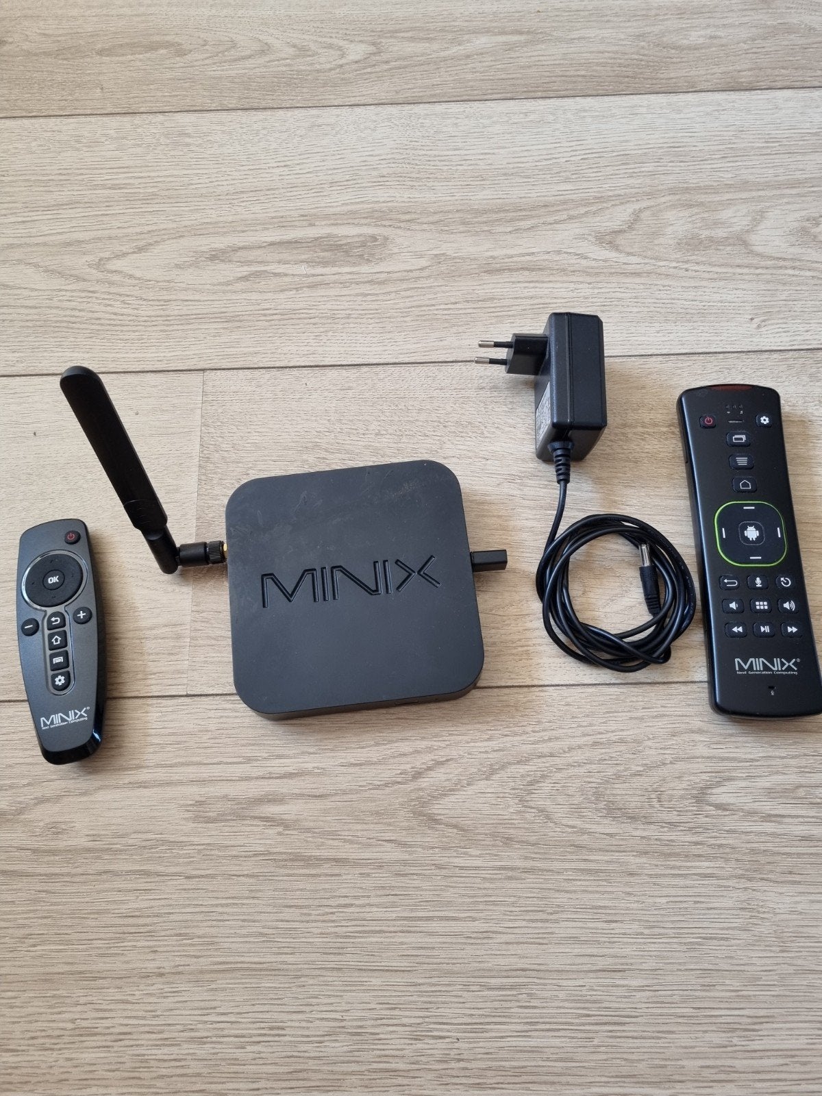 MINIX NEO U9-H Android TV Box met afstandsbedieningen, Ophalen of Verzenden, Gebruikt, HDMI, Zonder harde schijf