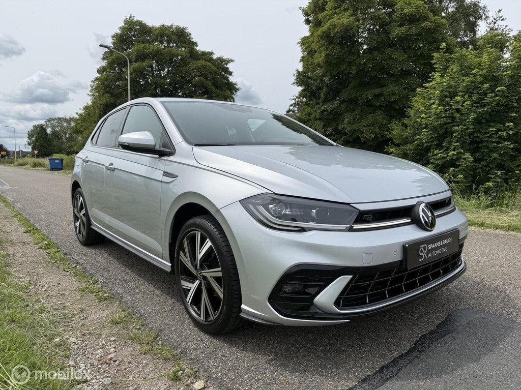 Volkswagen Polo 1.0 TSI R-Line Business / CarPlay / IQ Light, Voorwielaandrijving, Gebruikt, Zwart, 95 pk