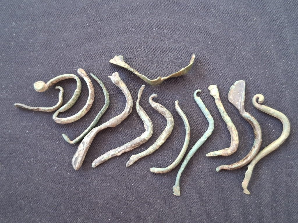 Kavel Romeinse Fibula / Mantelspeld Fragmenten Brons,, Ophalen of Verzenden