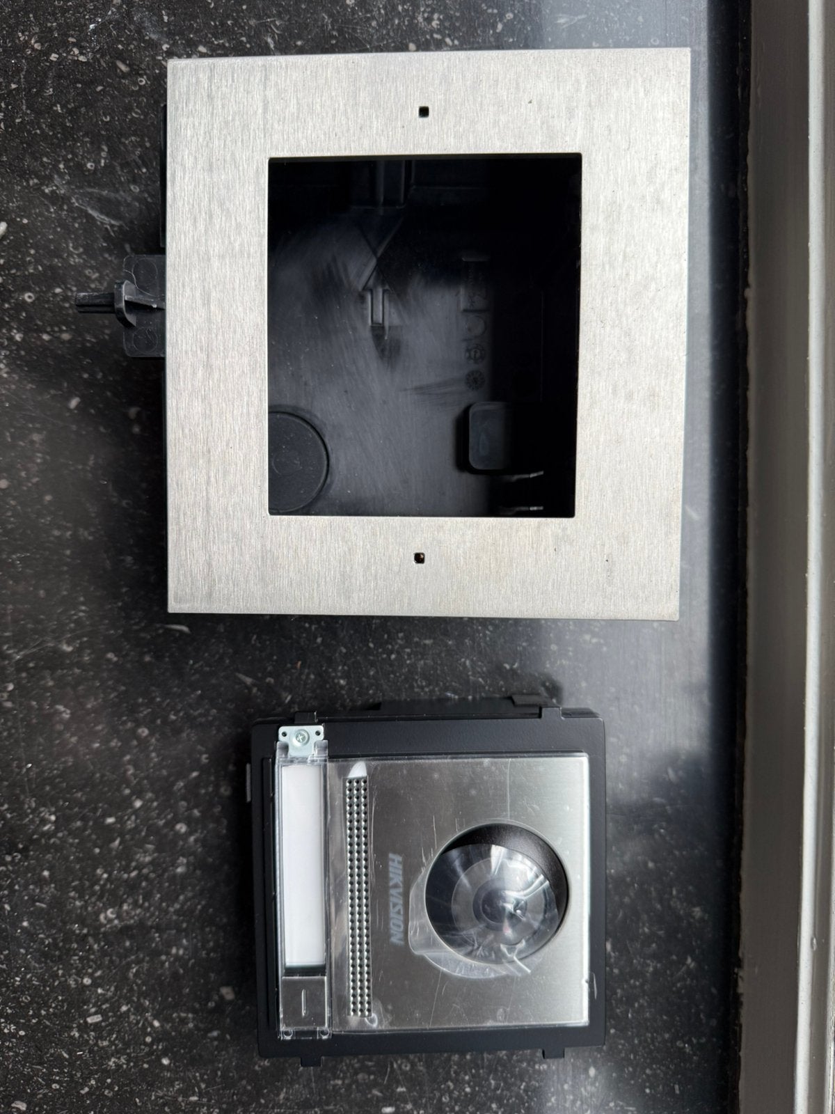 Hikvision DS-KD8003-IME1 S Main Unit met behuizing Nieuw, Audio, Tv en Foto, Ophalen of Verzenden, Nieuw, Buitencamera