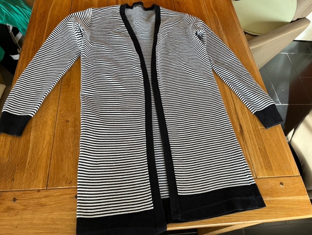 Lang zwart/wit Hema gebreid ribbelvest, maat M, Maat 38/40 (M), Verzenden, Wit, Zo goed als nieuw