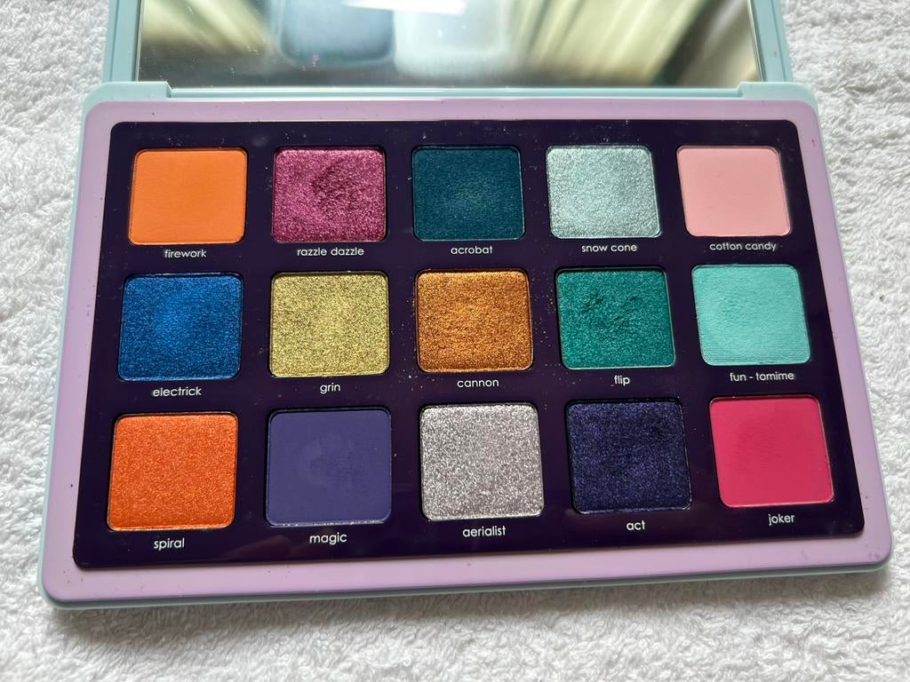 Natasha Denona Circo Loco Eyeshadow Palette 15x2.5g, Ophalen, Zo goed als nieuw, Ogen, Make-up