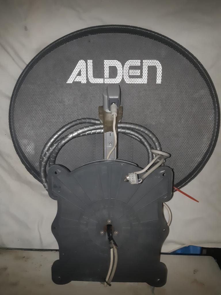 Automatische schotelantenne met TV en ontvanger, Ophalen of Verzenden, Gebruikt, (Schotel)antenne, Overige merken