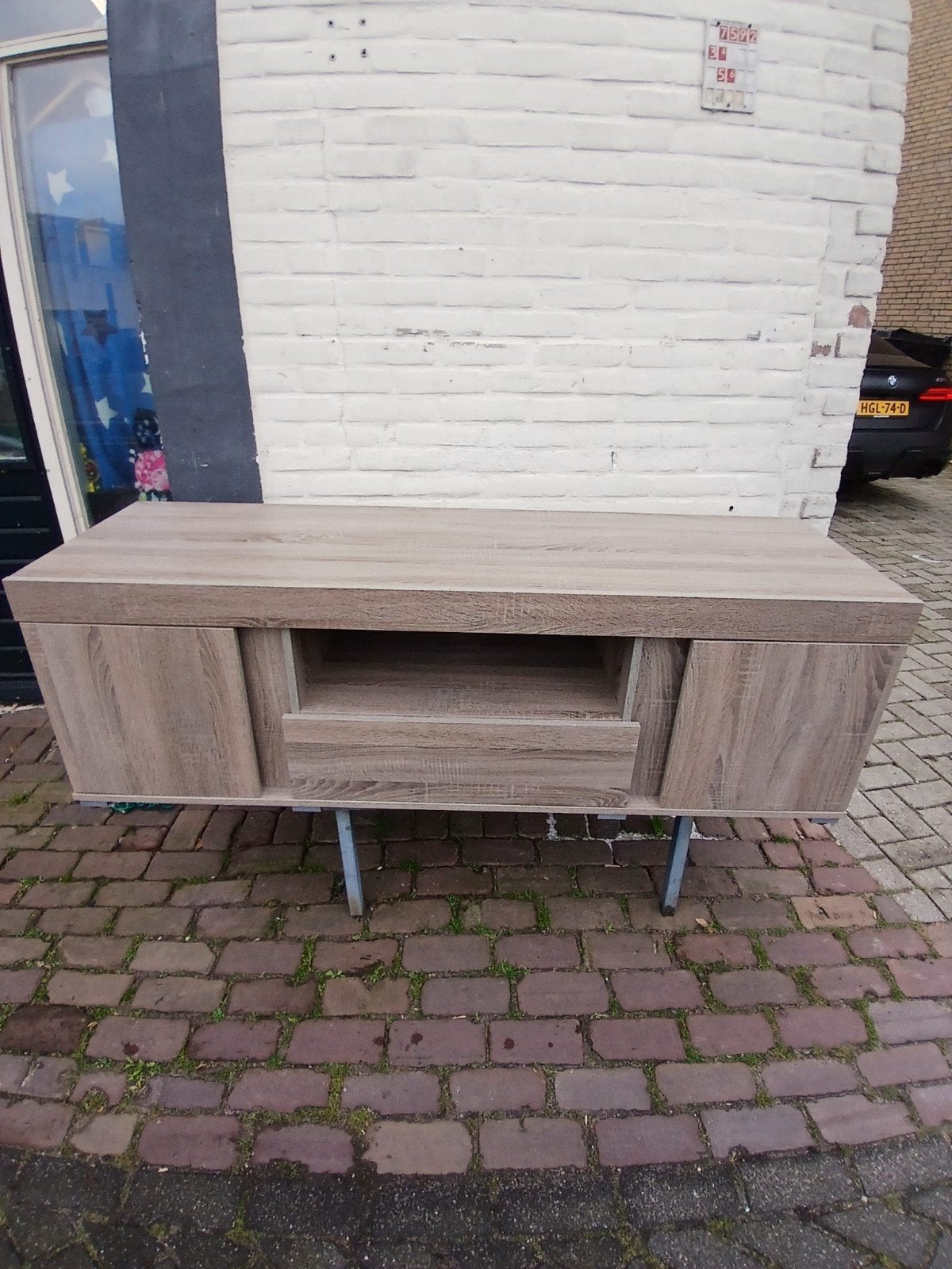 TV meubel, Ophalen