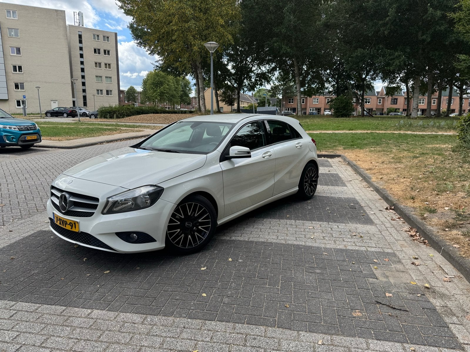 Mercedes-Benz A-Klasse A180 1.6 Blue Efficiency 2014 Wit, Voorwielaandrijving, 680 kg, 4 cilinders, Elektrische ramen