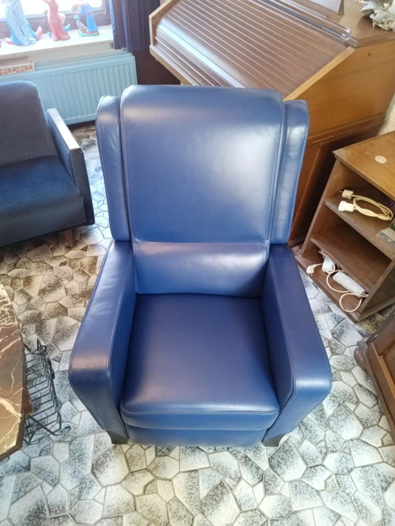 Elektrische blauwe stoel., Ophalen, Modern, Comfortabel, Gebruikt, 50 tot 75 cm