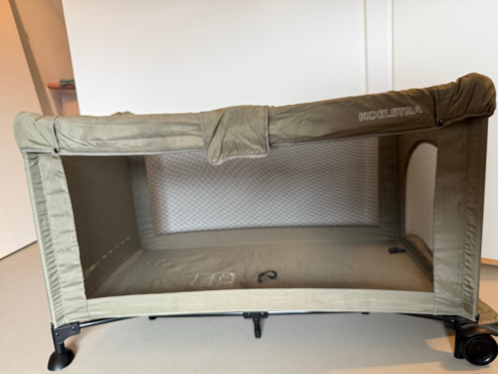Koelstra Reiswieg/Box/ camping bed - khaki , Goede Staat, Ophalen, Gebruikt, Rechthoekig