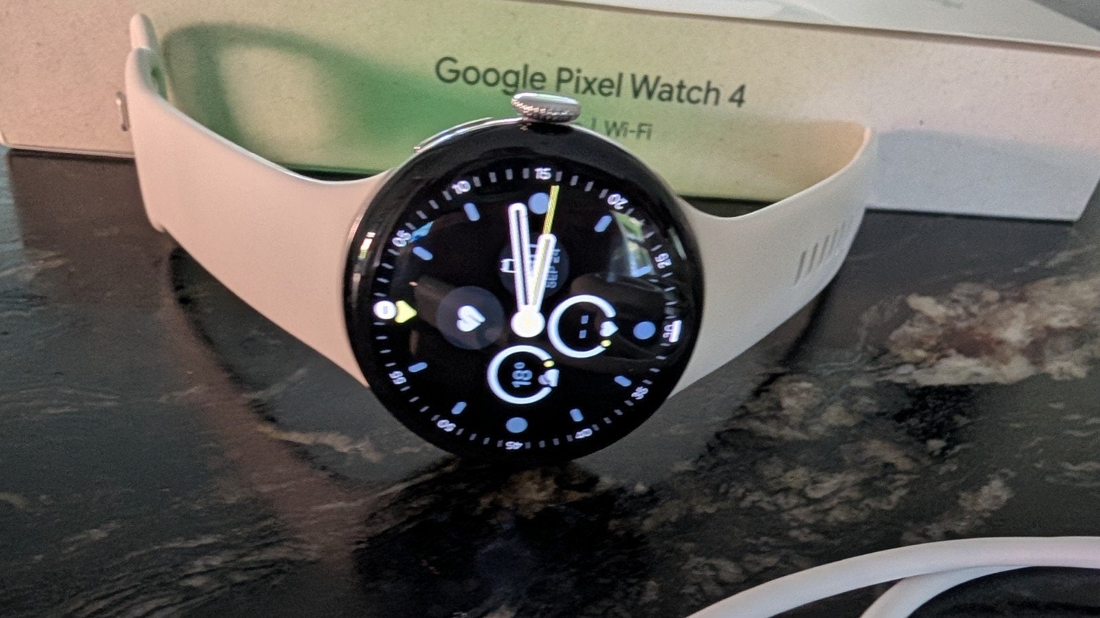 Google Pixel Watch 4 - Zo goed als nieuw, met garantie