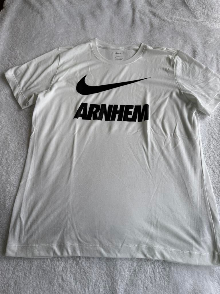 T-shirts heren merk levi’sis maat s merk nike is maat m, Ophalen of Verzenden, Zo goed als nieuw