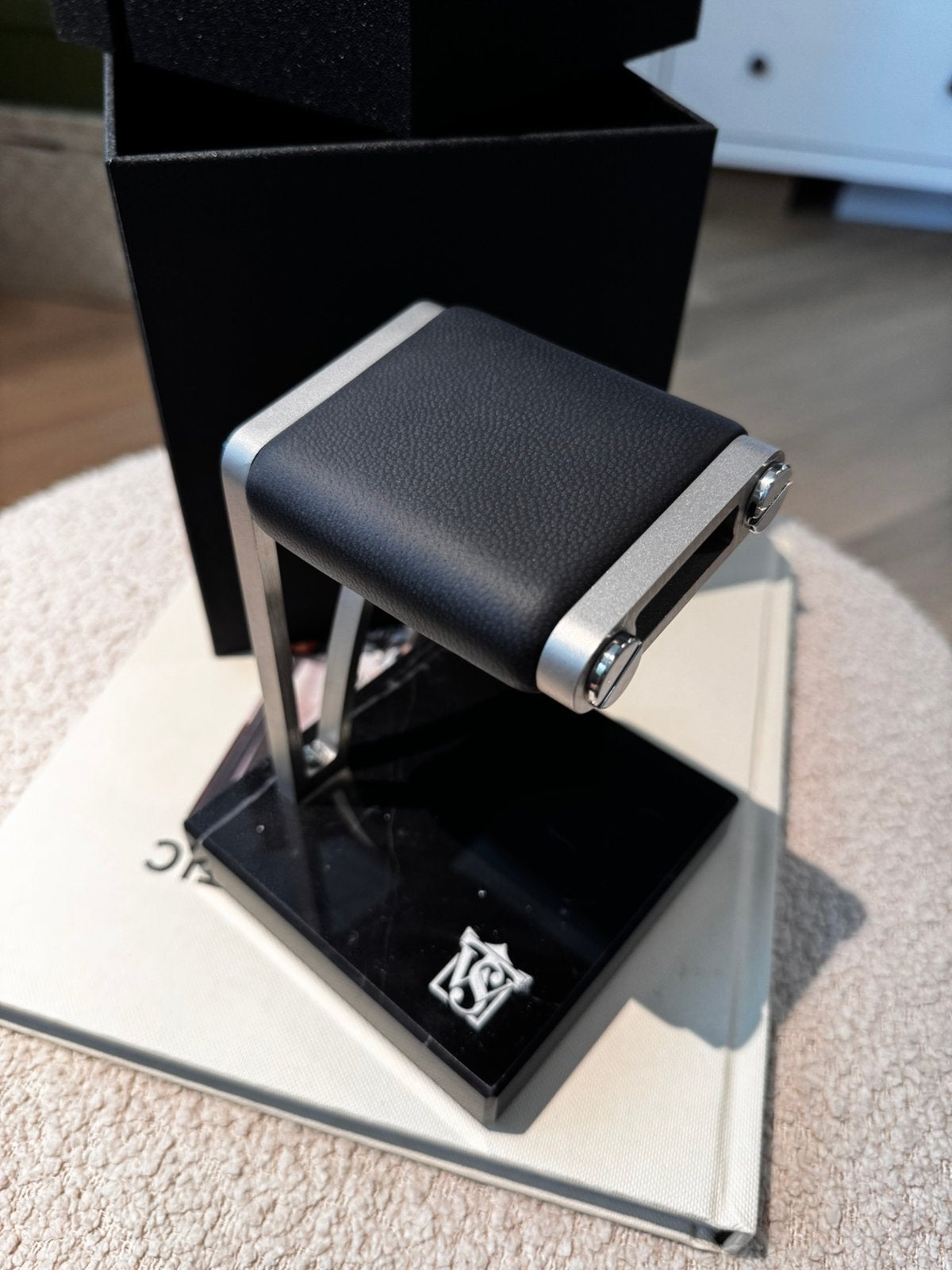 TWV€229 Wristonomy Watch Stand Leer Marmer Horloge Standaard, Ophalen, Nieuw