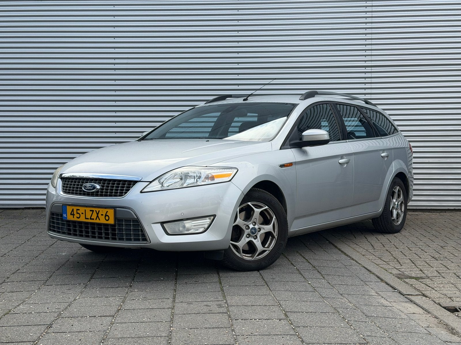Ford Mondeo 2.0 16V 107KW Wagon Trekhaak, Auto's, Stof, Zwart, 4 cilinders, Mondeo