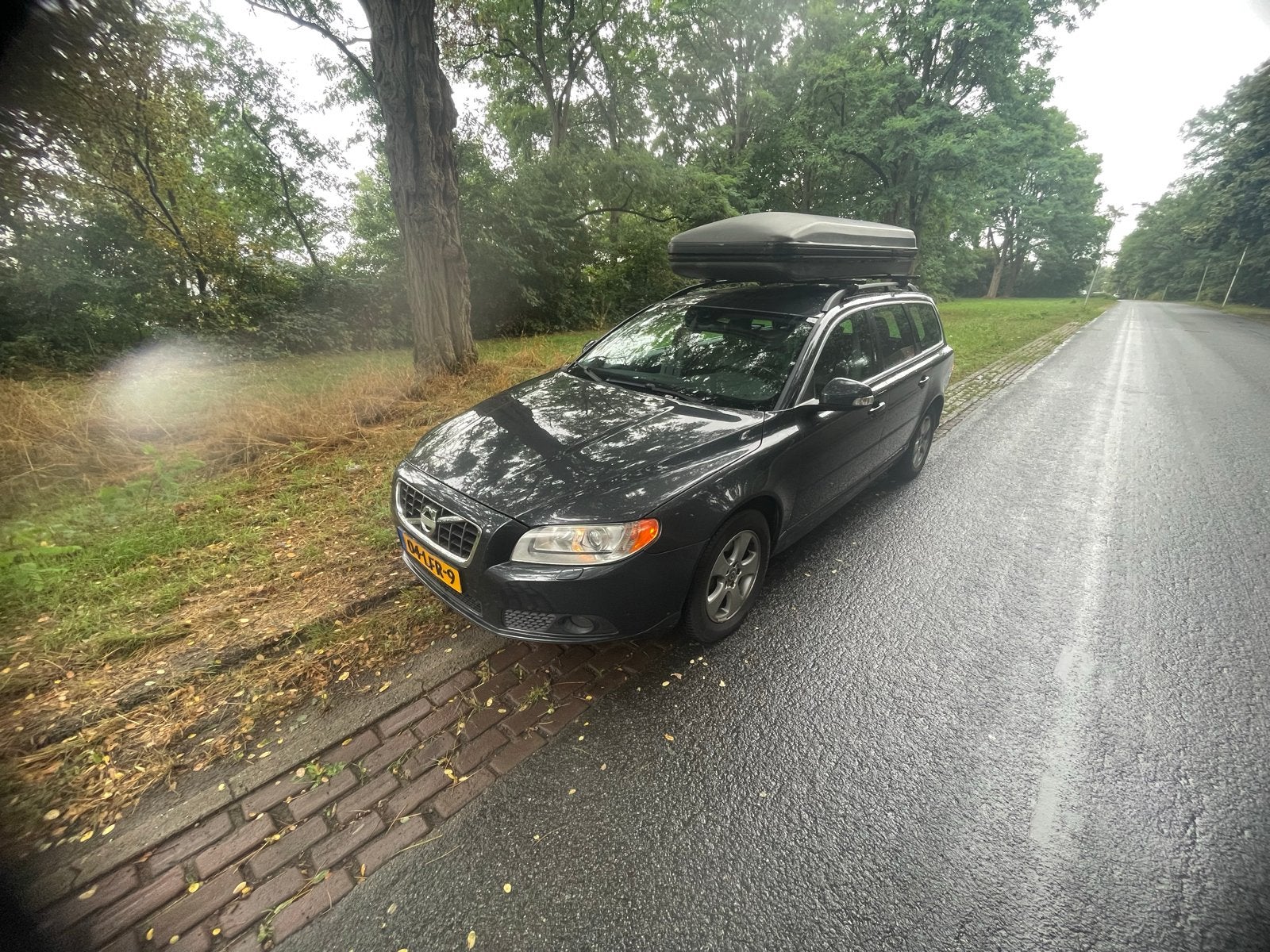 Nette Volvo V70 2.4 D AUT 2009 Grijs Airco/ Trekhaak., Auto's, 15 km/l, 1800 kg, V70, Stationwagon