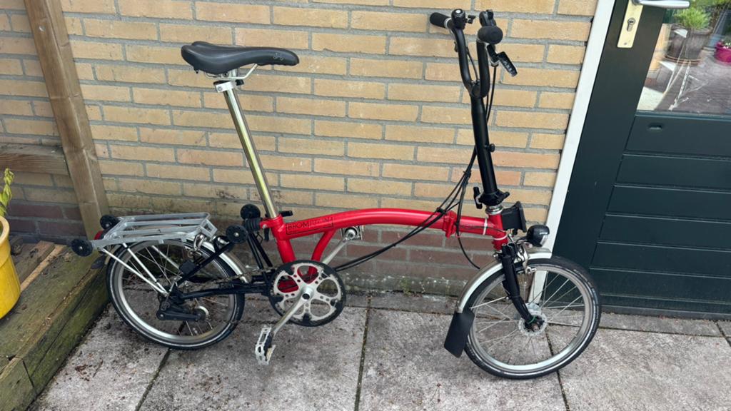Brompton vouwfiets rood, 3 versnellingen, goed onderhouden, Ophalen, Gebruikt, Brompton, Velgrem