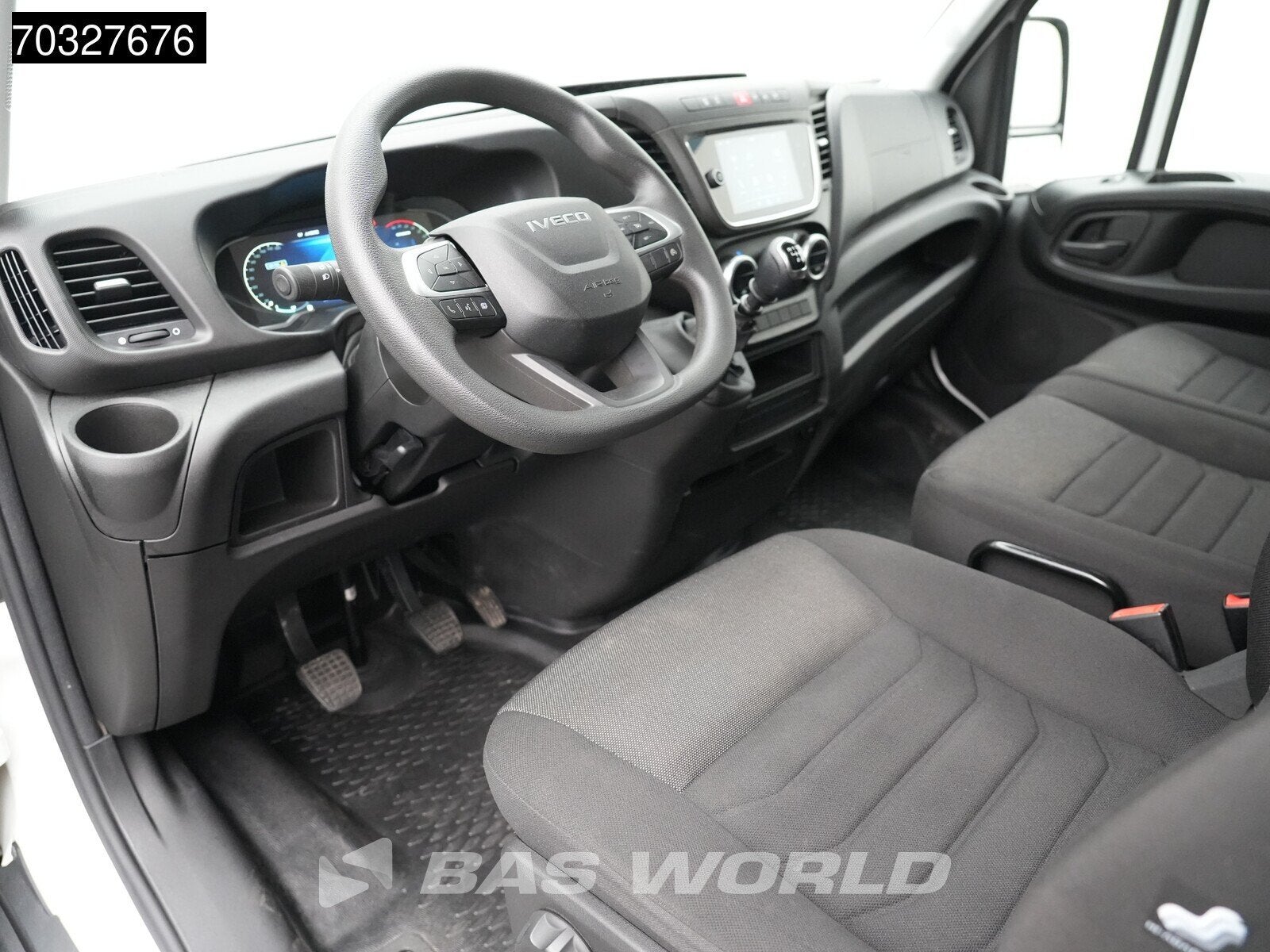 Iveco Daily 35C16 3.0L Laadklep NEW MODEL Dubbellucht 160PK, Stof, Gebruikt, Euro 6, 4 cilinders