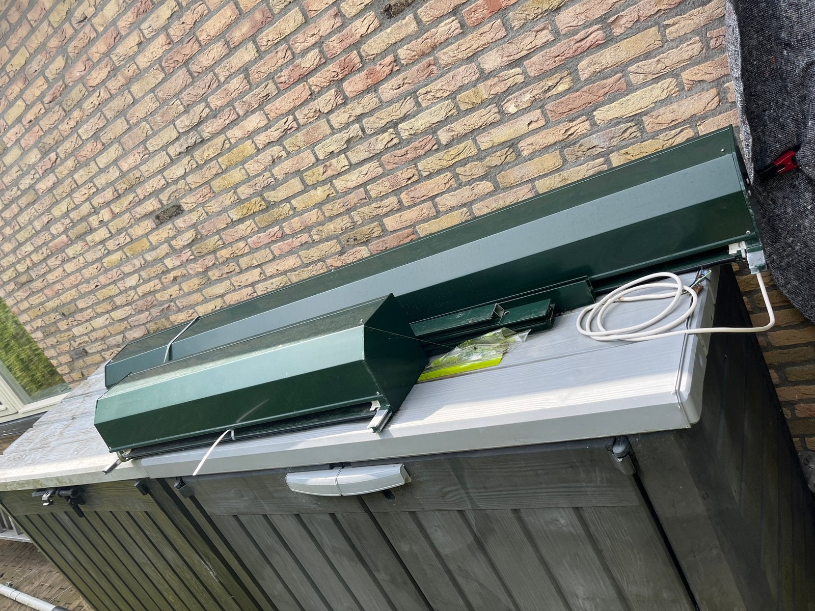 Rolluiken groen - elektrisch bediend (2 stuks), Ophalen, Gebruikt, Overige kleuren, 150 tot 200 cm