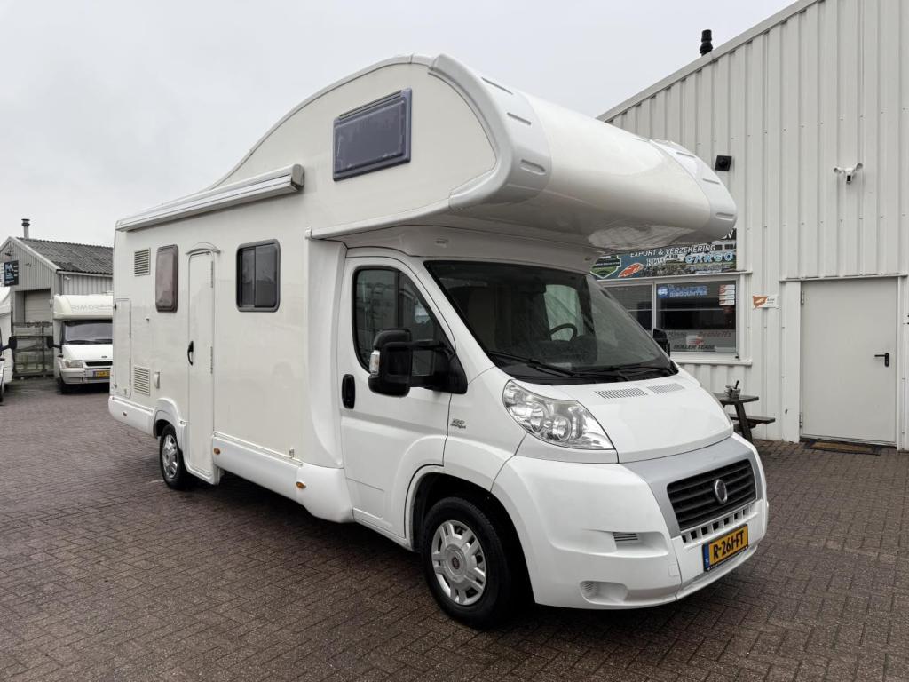 CI Elliot Garage 2010 stapelbed 7 persoons, Caravans en Kamperen, Campers, Overige merken, Bedrijf, Overige merken, Handgeschakeld